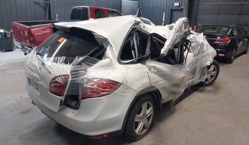 
								2013 Porsche Cayenne full									