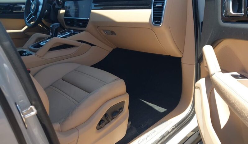 
								2023 Porsche Cayenne full									