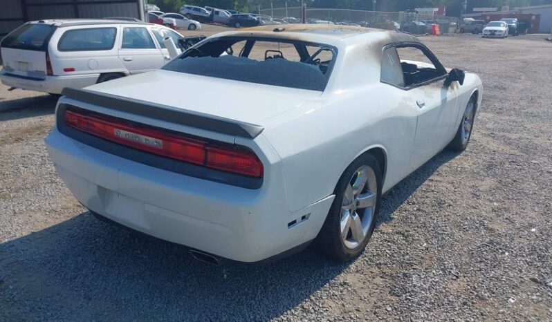 
								2013 Dodge Challenger full									
