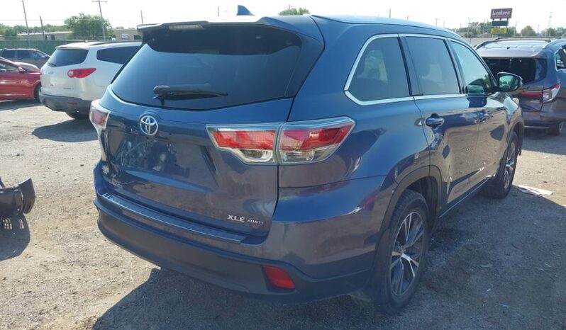 
								2016 Toyota Highlander full									