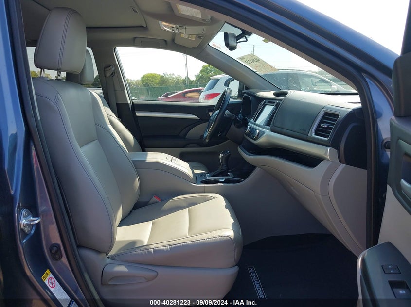 2016 Toyota Highlander
