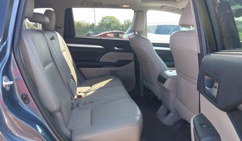 
								2016 Toyota Highlander full									
