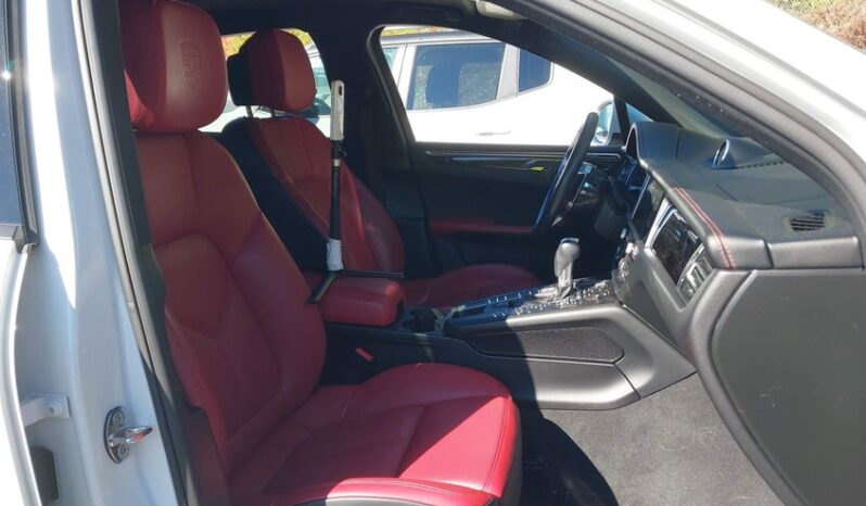 
								2020 Porsche Macan full									