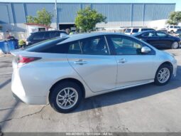 
										2016 Toyota Prius full									