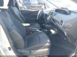 
										2016 Toyota Prius full									