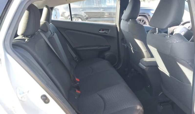 
								2016 Toyota Prius full									