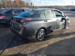 
										2017 Toyota Prius full									