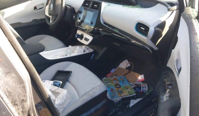 
								2017 Toyota Prius full									