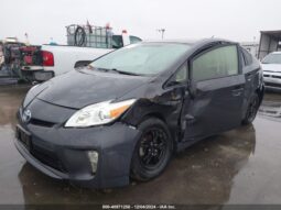 
										2015 Toyota Prius full									