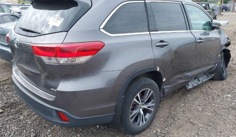 
								2017 Toyota Highlander full									