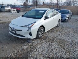 
										2016 Toyota Prius full									