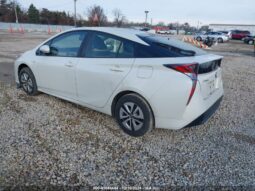 
										2016 Toyota Prius full									