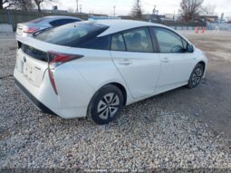 
										2016 Toyota Prius full									