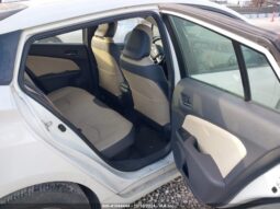 
										2016 Toyota Prius full									