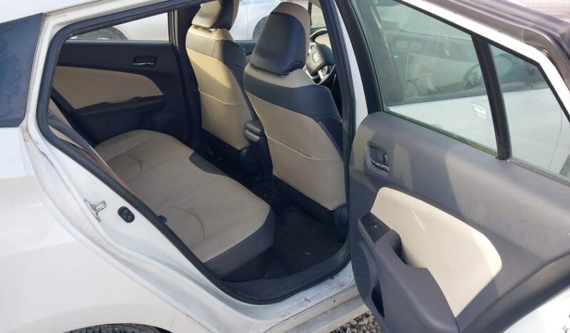 
								2016 Toyota Prius full									