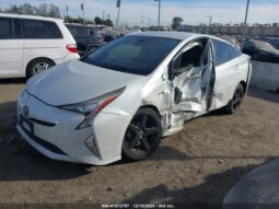 
										2016 Toyota Prius full									