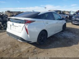 
										2016 Toyota Prius full									