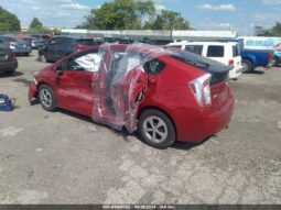 
										2015 Toyota Prius full									