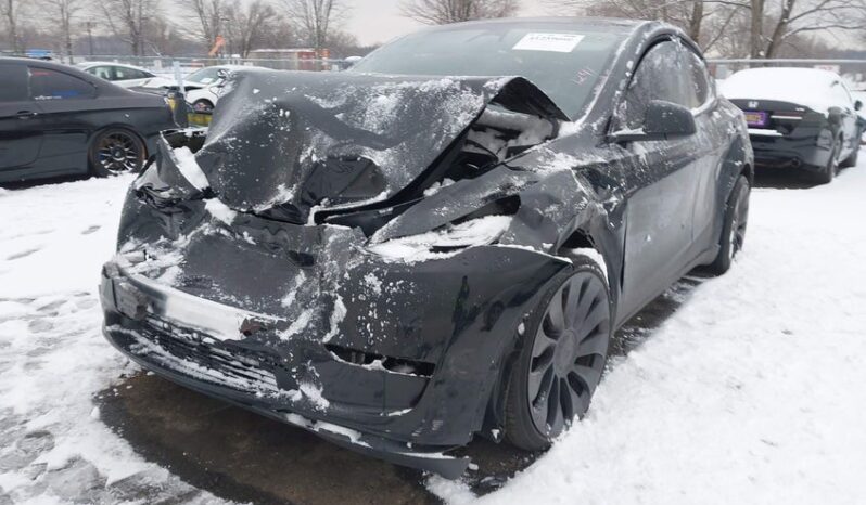 
								2025 Tesla Model y full									