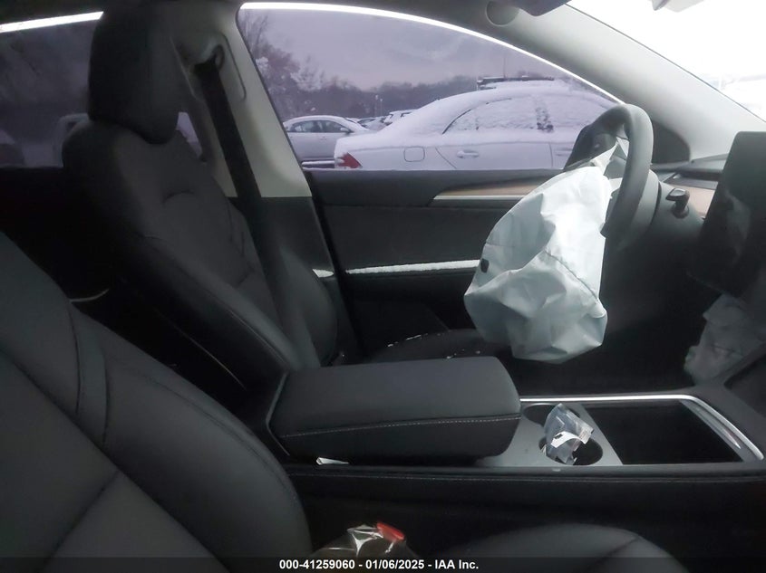 2025 Tesla Model y