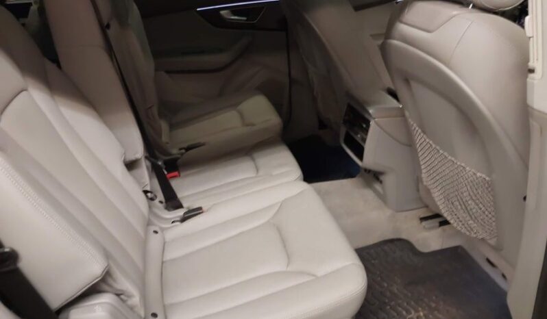 
								2022 Audi Q7 full									