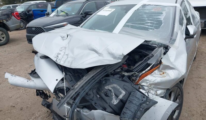 
								2019 Toyota Prius full									