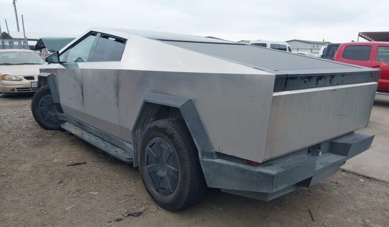 
								2024 Tesla Cybertruck full									