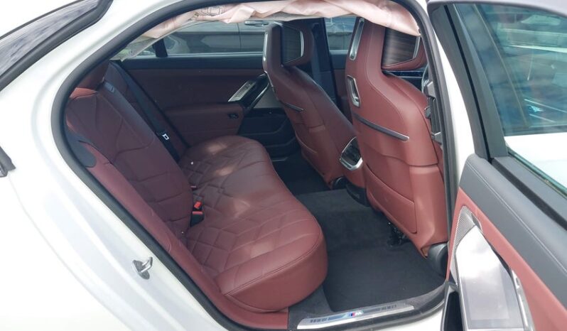
								2024 BMW 740 full									