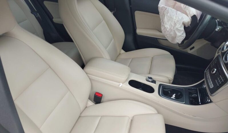 
								2018 Mercedes-benz Cla 250 full									