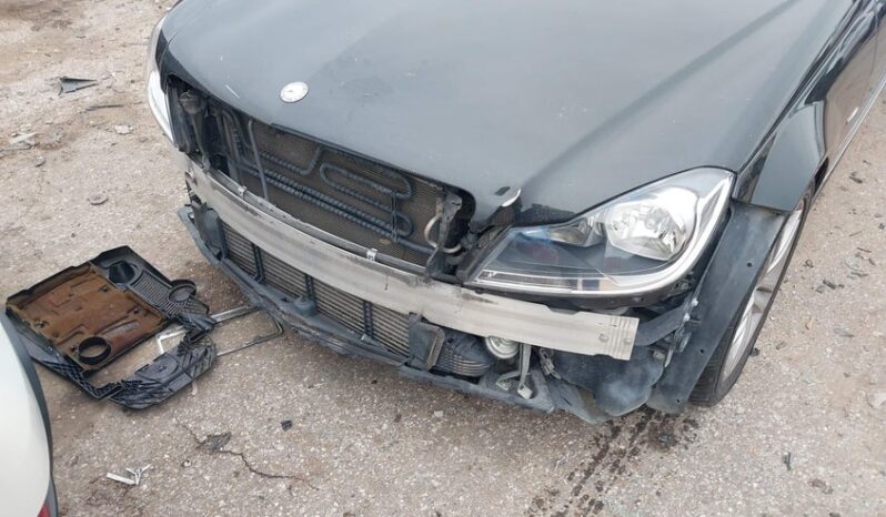 
								2012 Mercedes-benz C 250 full									