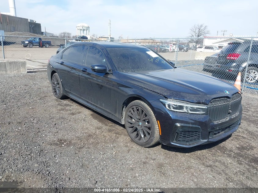2022 BMW 750