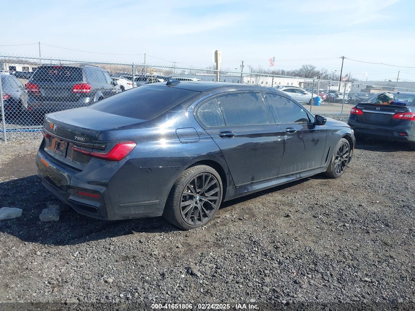 2022 BMW 750