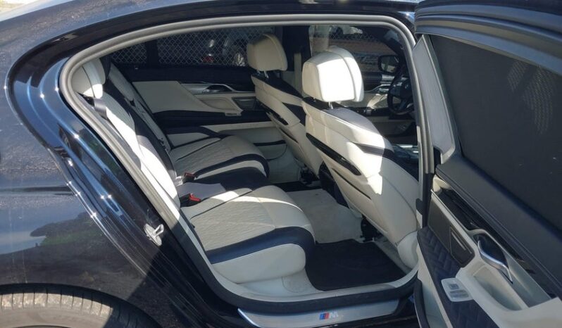 
								2022 BMW 750 full									