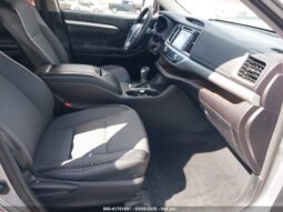 
										2016 Toyota Highlander full									