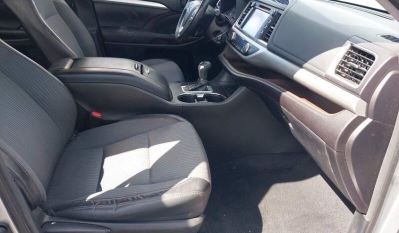 
								2016 Toyota Highlander full									