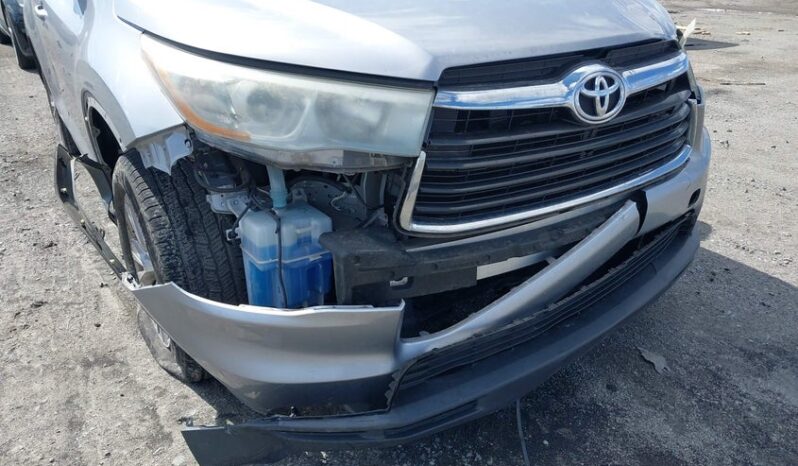 
								2016 Toyota Highlander full									