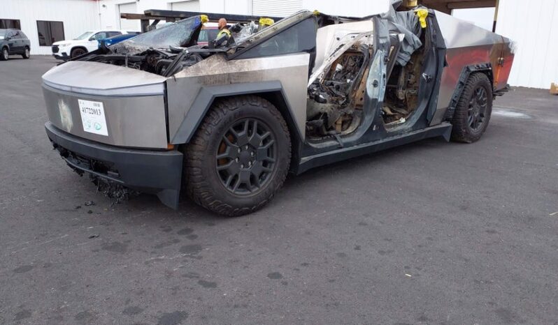 
								2024 Tesla Cybertruck full									