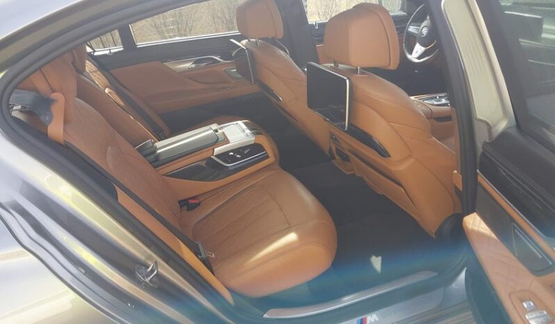 
								2020 BMW 750i full									