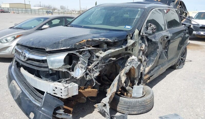 
								2016 Toyota Highlander full									