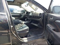 
										2016 Toyota Highlander full									