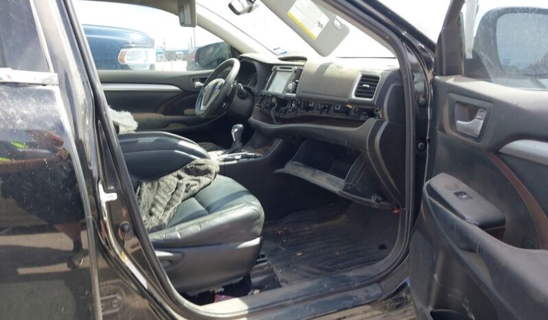 
								2016 Toyota Highlander full									