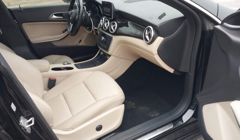 
								2014 Mercedes-benz Cla 250 full									