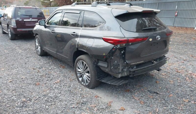 
								2023 Toyota Highlander full									