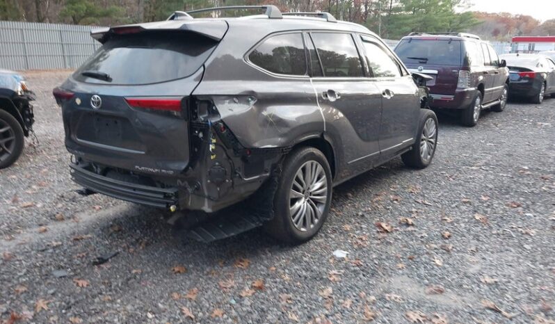
								2023 Toyota Highlander full									
