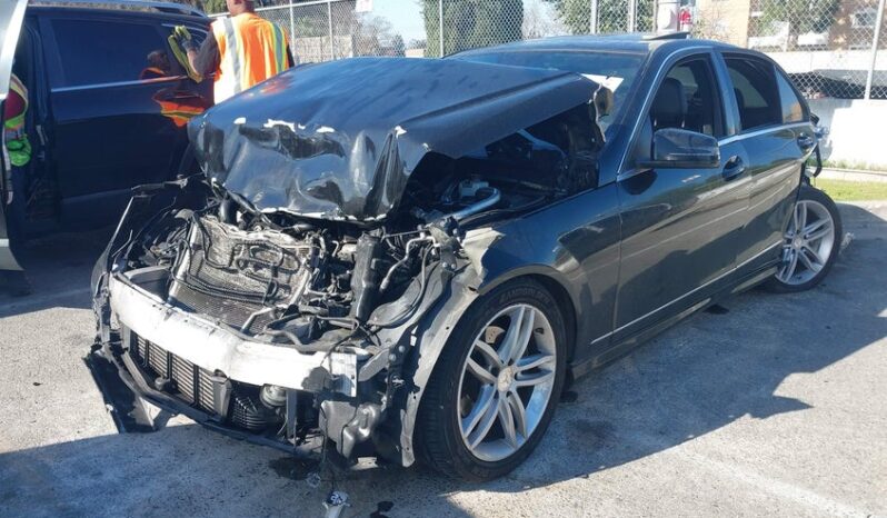 
								2013 Mercedes-benz C 250 full									