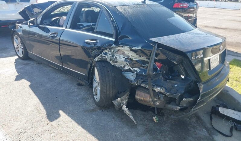 
								2013 Mercedes-benz C 250 full									