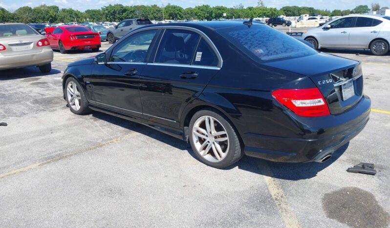 
								2012 Mercedes-benz C 250 full									