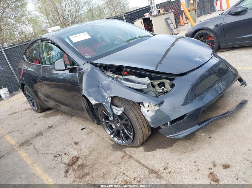 2025 Tesla Model y