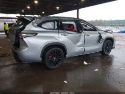 
										2022 Toyota Highlander full									