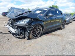 
										2018 Porsche Macan full									